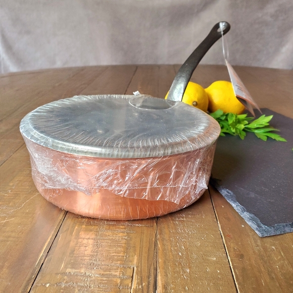 BAUMALU Handmade in France Solid Copper Sauté Pan W Lid & Cast Iron Hand… - Picture 7 of 8